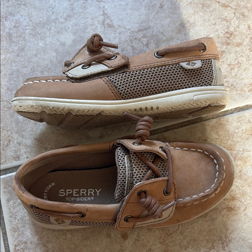 Sperry Kids Shoes in Tan and Cream